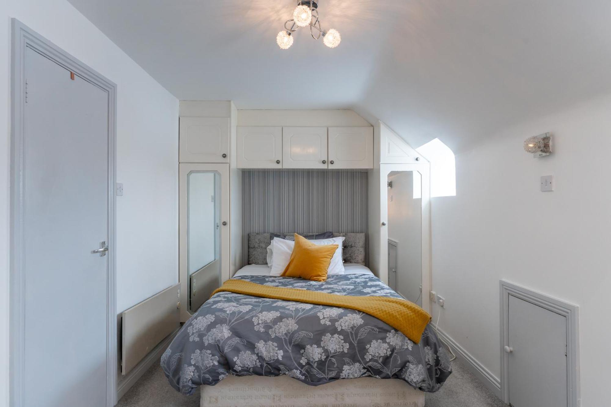 Three-Bedroom Home In Tulfarris Village, Wicklow 布莱辛顿 外观 照片